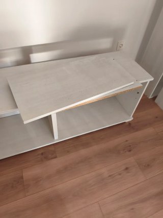 Mesa auxiliar de televisión