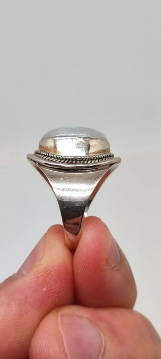 Anillo de Plata y Piedra Luna.