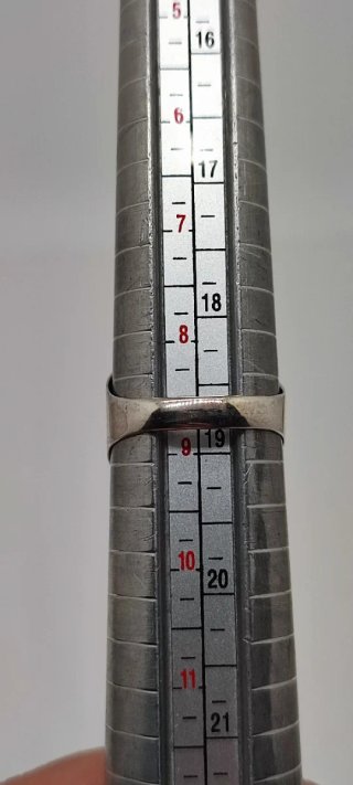 Anillo de Plata y Piedra Luna.