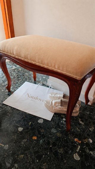 Banqueta tapizada madera