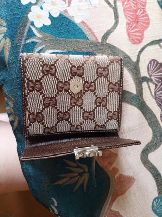 Portafoglio Gucci Beige/Marrone, non originale