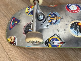Skate Habitat y Ejes Venture Hollow High 8.125