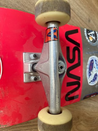 Skate Habitat y Ejes Venture Hollow High 8.125