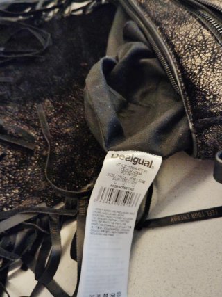 Bolso Desigual Negro y Dorado Flecos