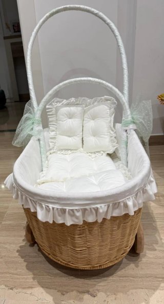 Carrito de mimbre para bodas