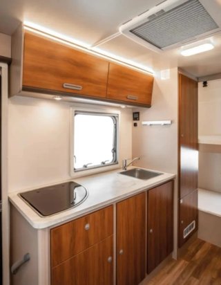 Autocaravana  6 Plazas alquiler vacacional