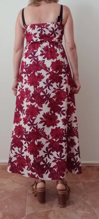Vestido midi floral rojo y blanco