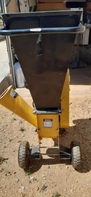 Trituradora de ramas Benza 420cc