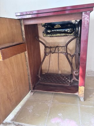 Máquina de coser Singer antigua