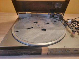 Tocadiscos Akai AP-M5