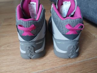 Botas de montaña Quechua niña talla 35 impermeable