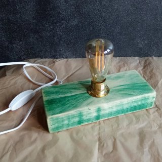 Coppia lampade da comodino artigianali in legno.