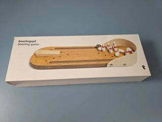 Juego de bolos de madera