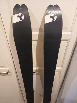 Esquís de travesía Ski Trab con fijaciones