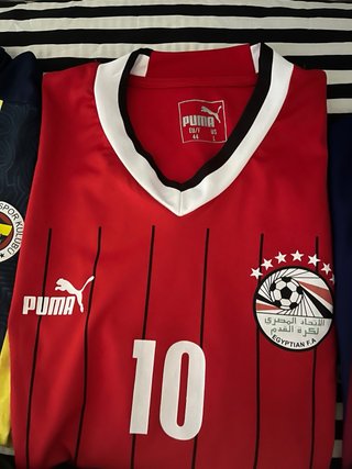 Camisetas deportivas de futbol y otras