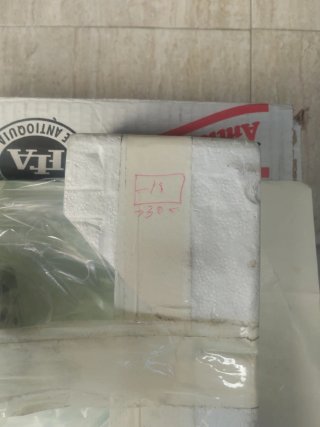 Estantería de cristal y plástico