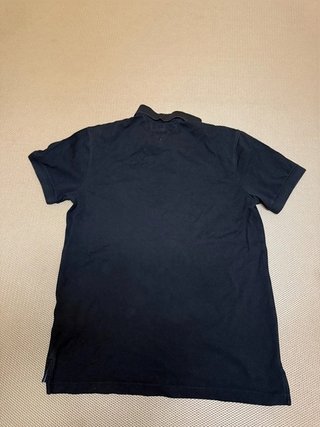 Polo negro con Detalles en Celeste