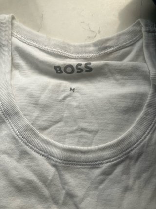 Lote 3 Camisetas BOSS Talla M tallan pequeña es S