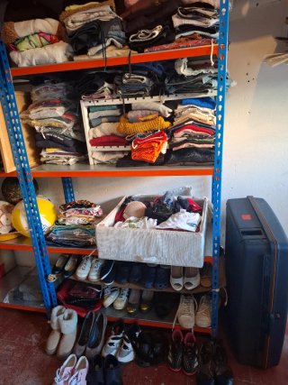 Lote Ropa y Zapatos Beige/Blanco  500 prendas