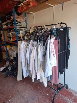 Lote Ropa y Zapatos Beige/Blanco  500 prendas