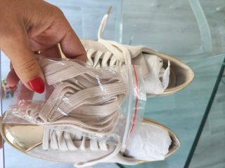 Zapatillas Michael Kors Beige y Doradas Talla 38