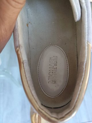 Zapatillas Michael Kors Beige y Doradas Talla 38