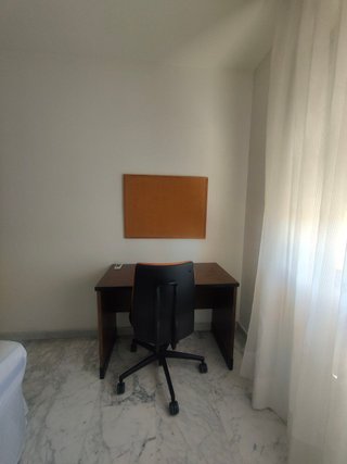 Habitación en alquiler en piso con chicas