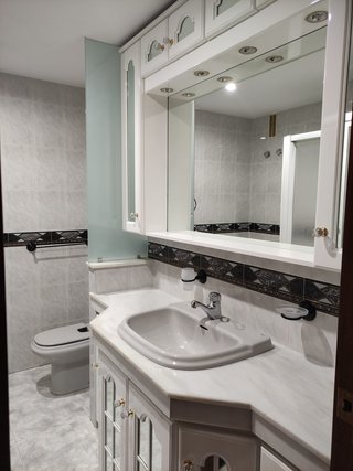 Habitación en alquiler en piso con chicas