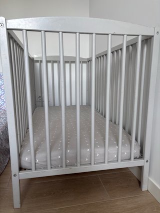 Cuna con colchón (IKEA)