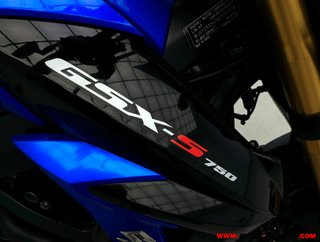 SUZUKI GSX-S 750