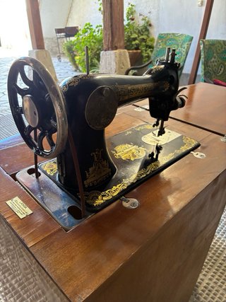 Máquina de coser Singer antigua