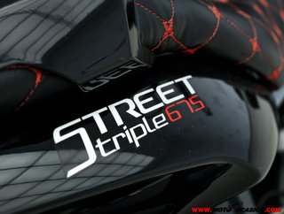 TRIUMPH STREET TRIPLE 675 ¿A2?