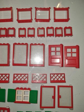 Lego pezzi vintage rossi e verdi