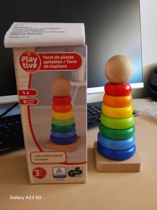Torre de piezas apilables de madera