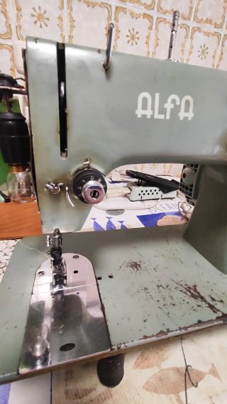 Máquina de coser Alfa 102-300