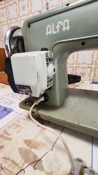 Máquina de coser Alfa 102-300