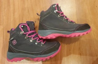 Botas de montaña Izas grises y rosas