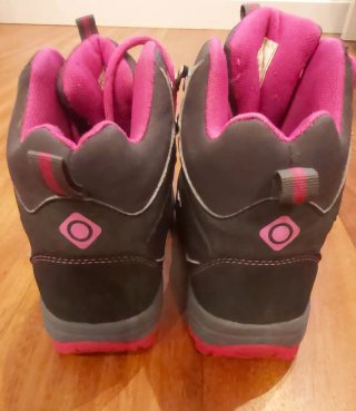 Botas de montaña Izas grises y rosas