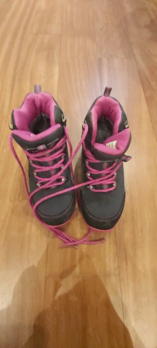 Botas de montaña Izas grises y rosas