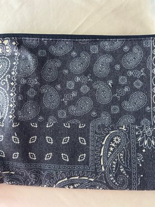 Neceser azul estampado bandana