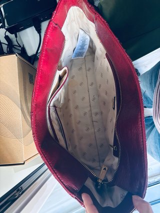 Bolso Guess Rojo Acolchado Cadena Dorada