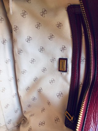 Bolso Guess Rojo Acolchado Cadena Dorada