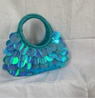 Borsa fatta a mano con paillettes