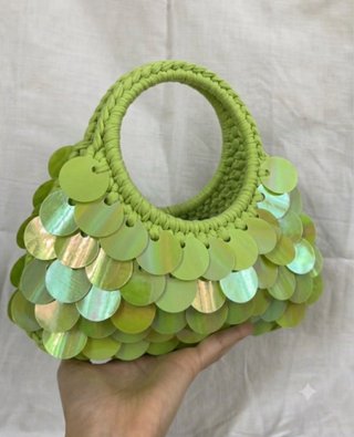 Borsa fatta a mano con paillettes