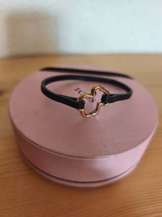 Hold Tous, Charm Tous