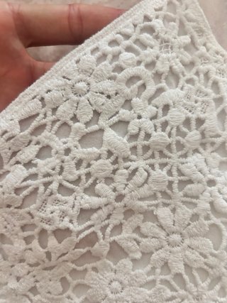 Top crop encaje blanco Stradivarius
