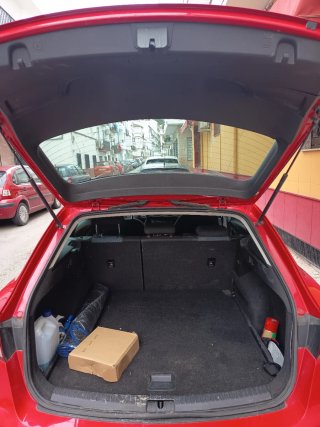 SEAT Leon 2015 con caravana
