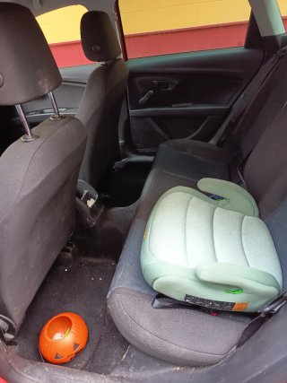 SEAT Leon 2015 con caravana