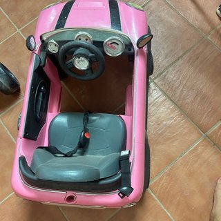 Coche rosa infantil