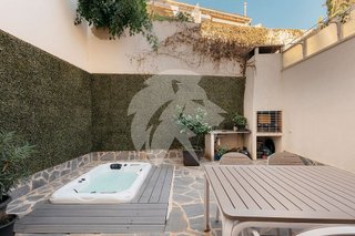 Casa adosada en alquiler en En Corts en Valencia